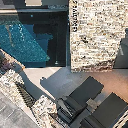 Opal Executive Hotel 4*